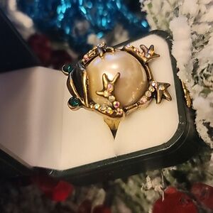 Big frog ring! 7 Betsey Johnson